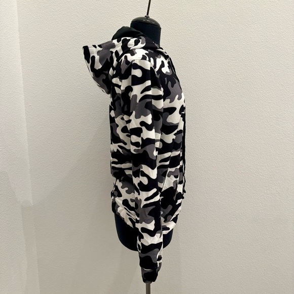 Custom Hoodie - Picture 5 of 12